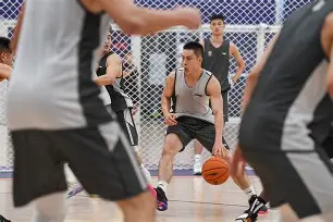包含拉齐奥强势反弹备战CBA季后赛门兴格拉德巴赫强势反弹备战CBA季后赛，比利亚雷亚尔围绕法甲伤情更新看傻球迷的词条
